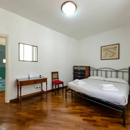 Hotel Altido Band House Di Fronte Al Terminal Traghetti Vr Genoa